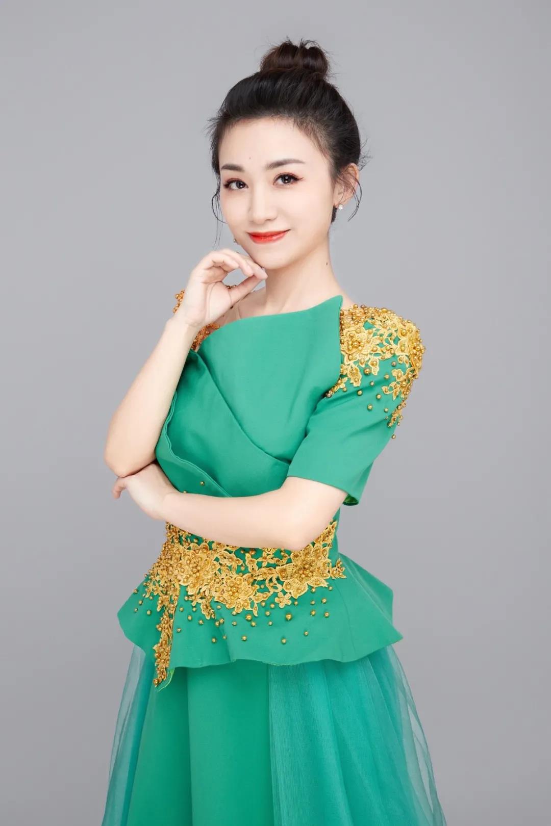 李思颖.jpg