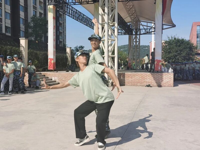 640 (4)