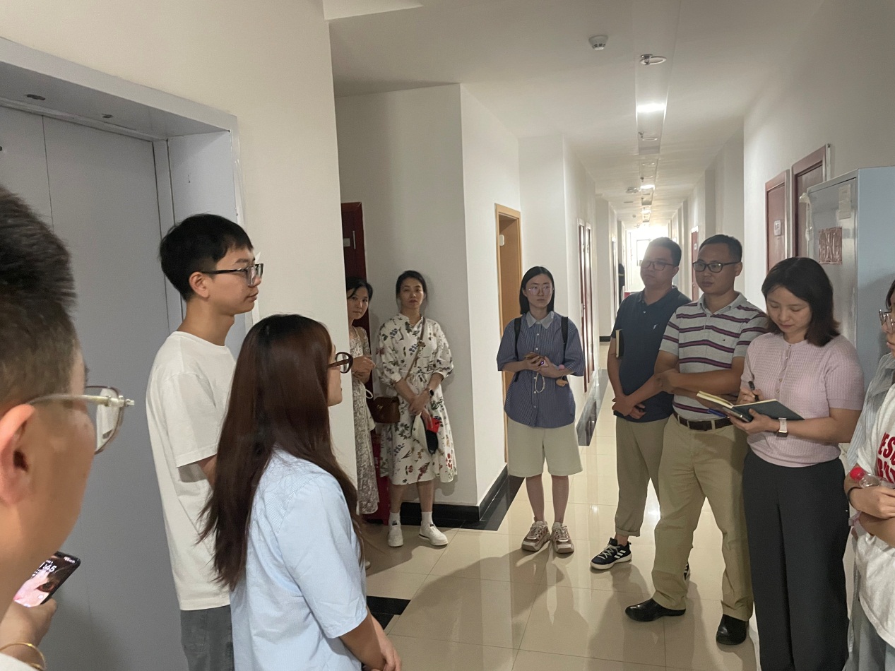文化旅游学院班子成员带队前往数字文旅电商产业学院调研01