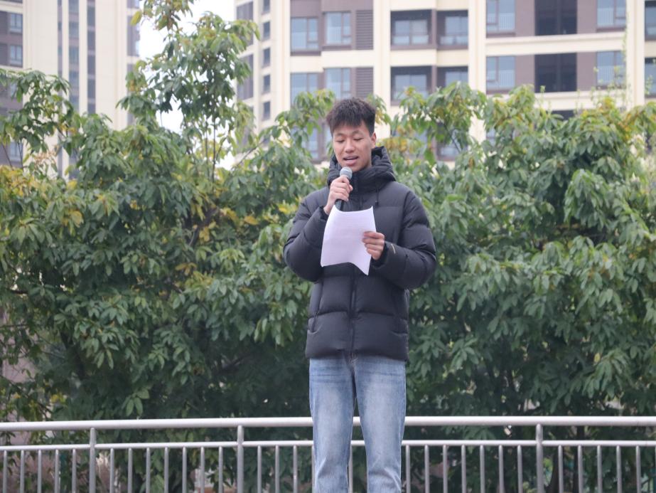 文化旅游学院举行“弘扬雷锋精神 凝聚青春力量”主题升旗仪式3